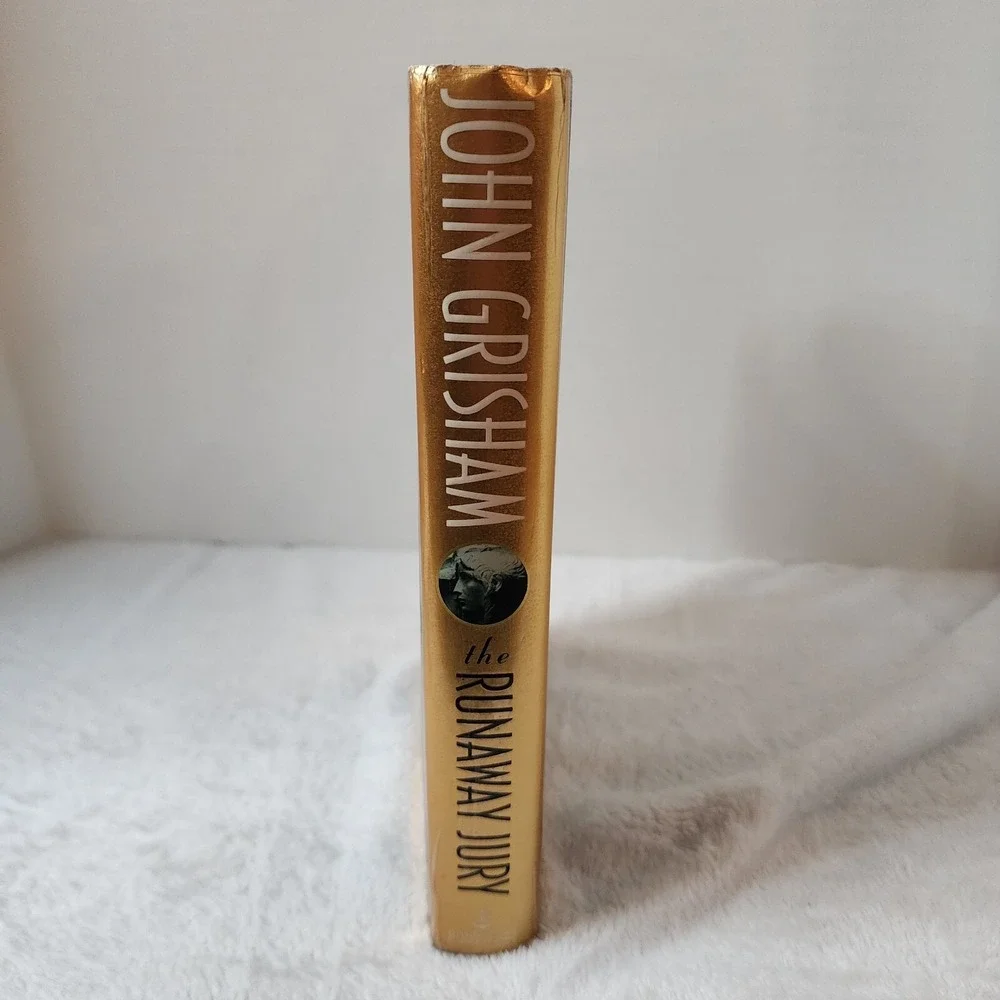 THE RUNAWAY JURY~ JOHN GRISHAM ~ HARD COVER/ DUST‎ JACKET